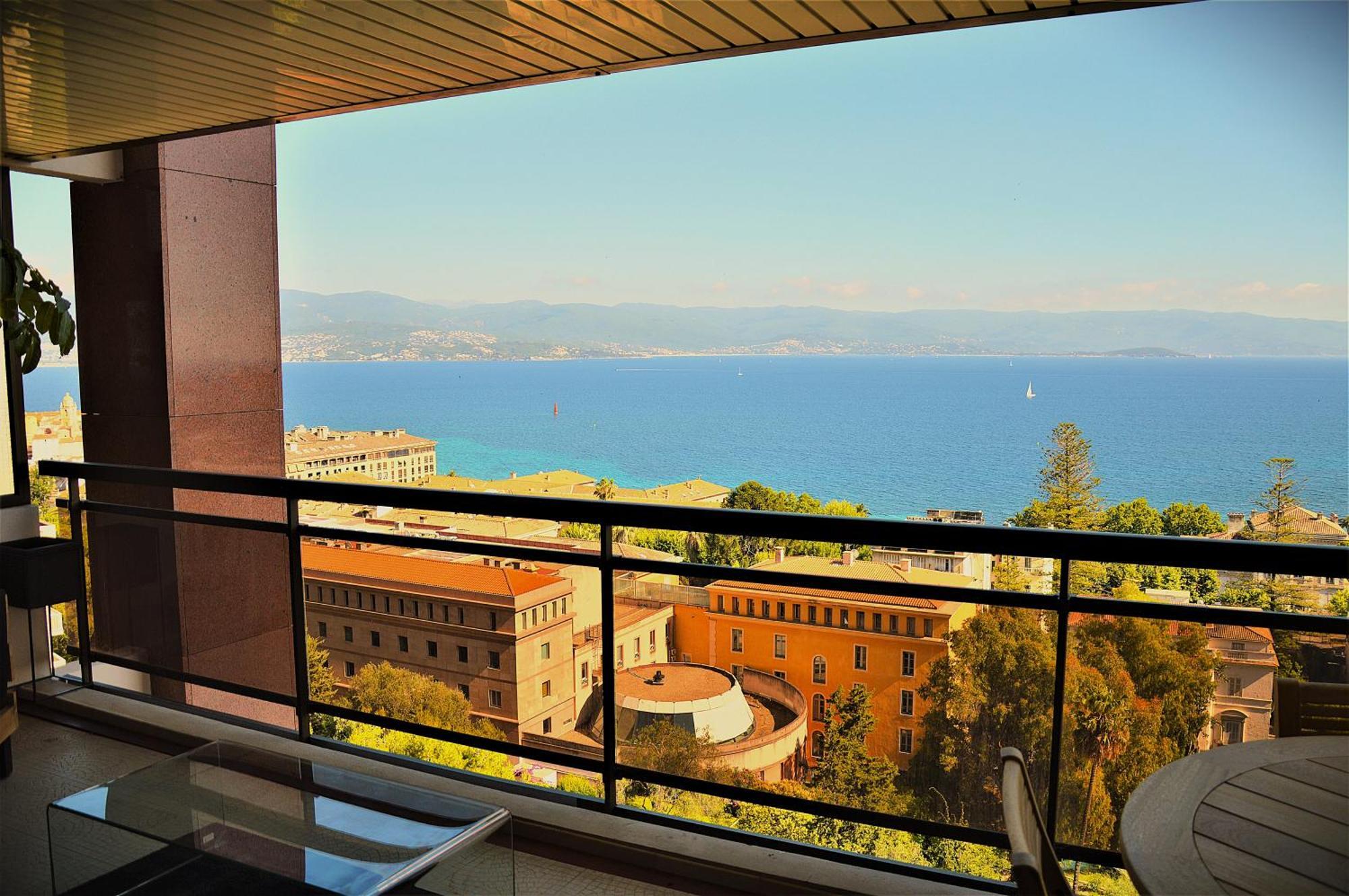 Grand T2 Standing Ajaccio Proche Centre Et Plages Vue Panoramique Parking Prive Εξωτερικό φωτογραφία